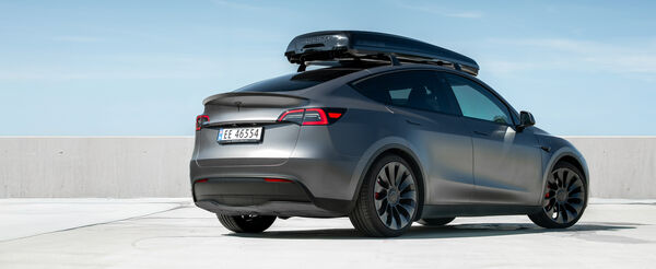 Skiguard takboks til Tesla Model Y – norsk kvalitet med 6 års garanti